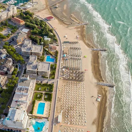 アパート Lovely Flat With Balcony And Private Parking Space 50mt From The Sea In Lignano *